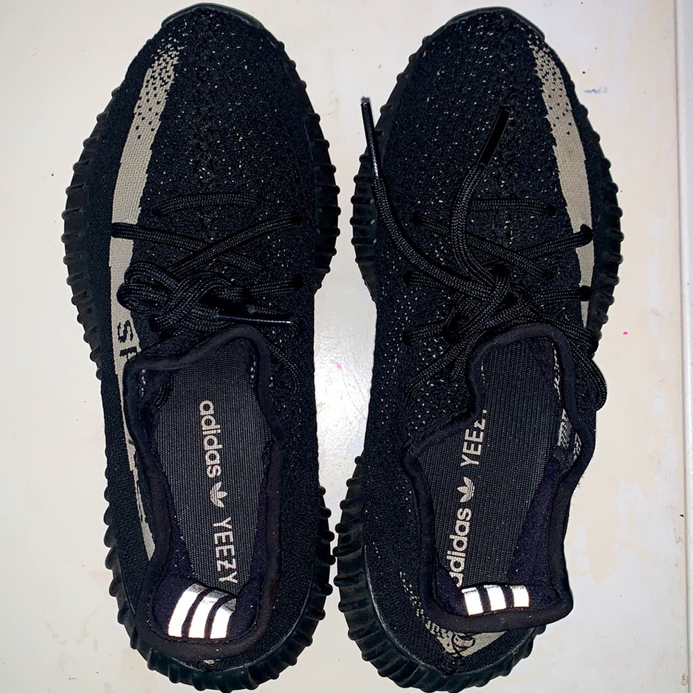 Adidas Yeezy 350 Oreo (size 8) - Picture 2 of 4